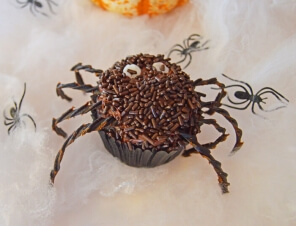 halloween vegan chocolate spider cupcake
